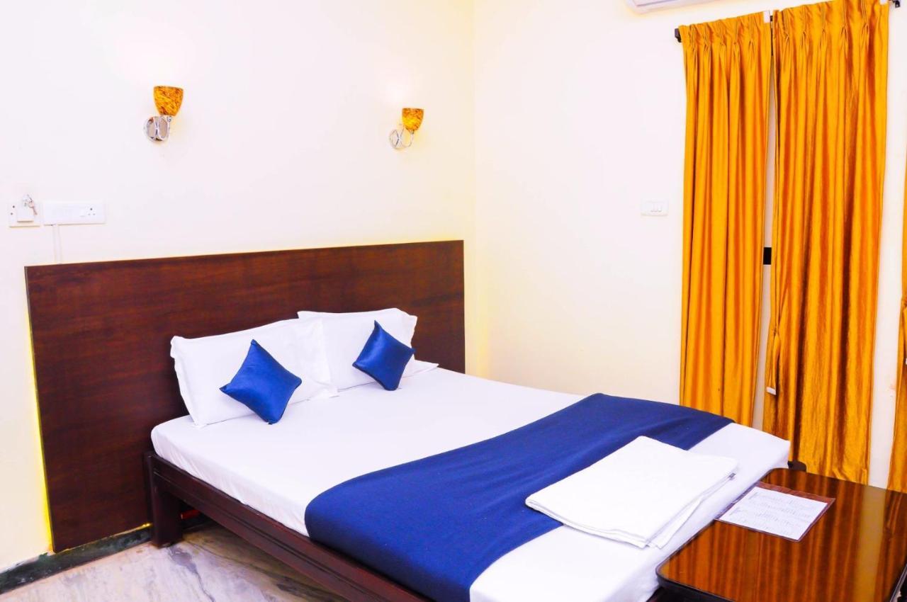 Fabexpress Prana Grande Hotel Pondicherry Exterior photo